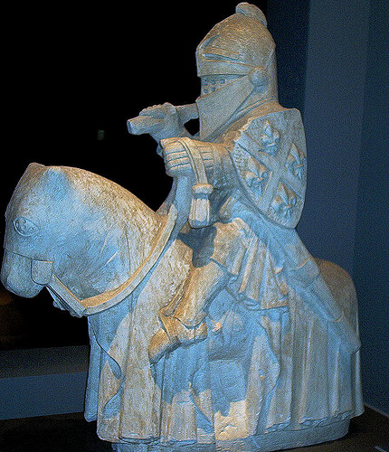 COIMBRA (Portugal): Estátua de cavaleiro.