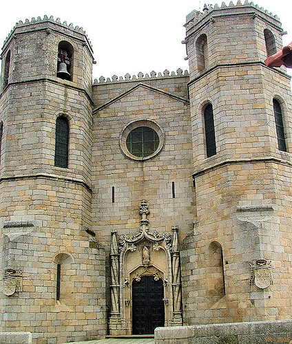 GUARDA (Portugal): Fachada principal da Sé.
