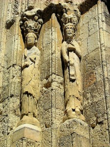 SEGÓVIA (Espanha): Esculturas da Igreja de San Martin (Séc. XII