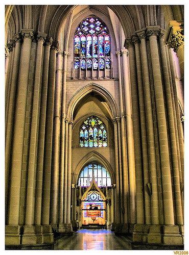 TOLEDO (Espanha): nave lateral da catedral.