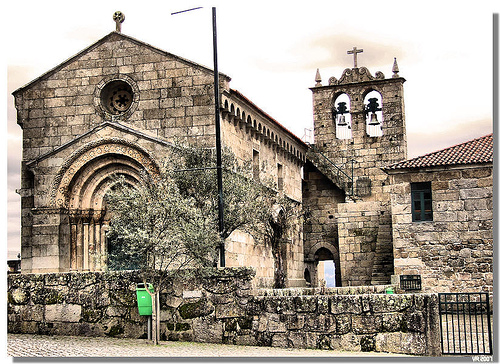 FELGUEIRAS (Portugal): Igreja de São Vicente Mártir (matriz de Sousa). 